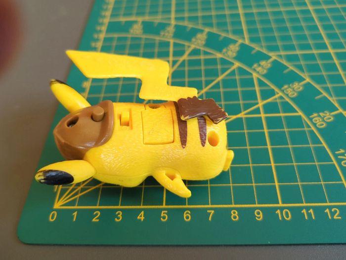 figurine pokemon Pikachu - photo numéro 2