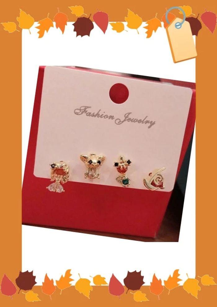 Lot de 4 boucles d oreilles 
Disney
Vaiana 
Doré 
1 cm environ