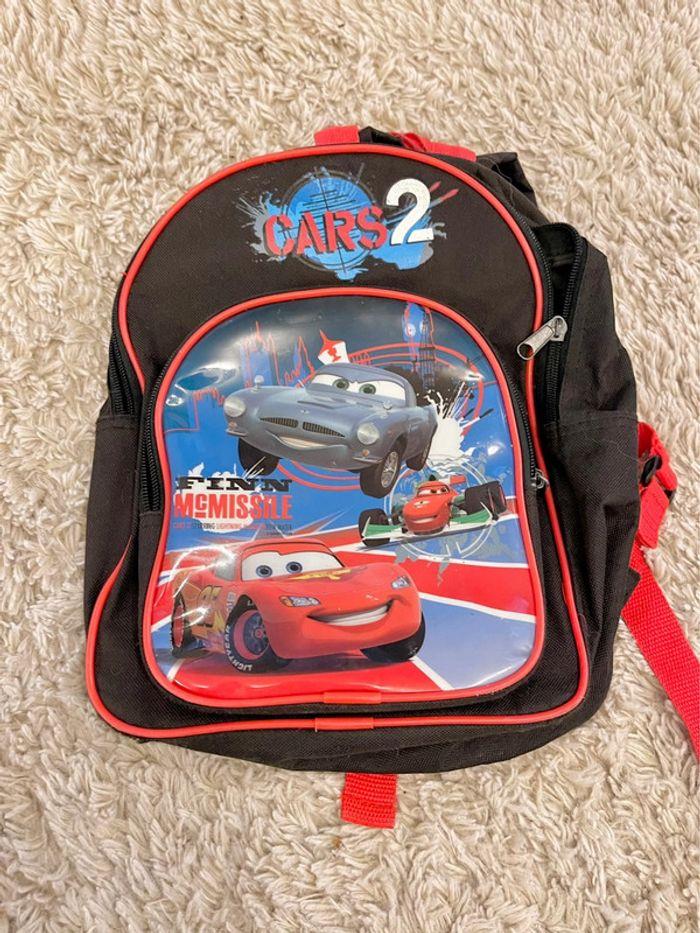 Petit sac à dos Cars 2 pour les tout petits - parfait état - photo numéro 1