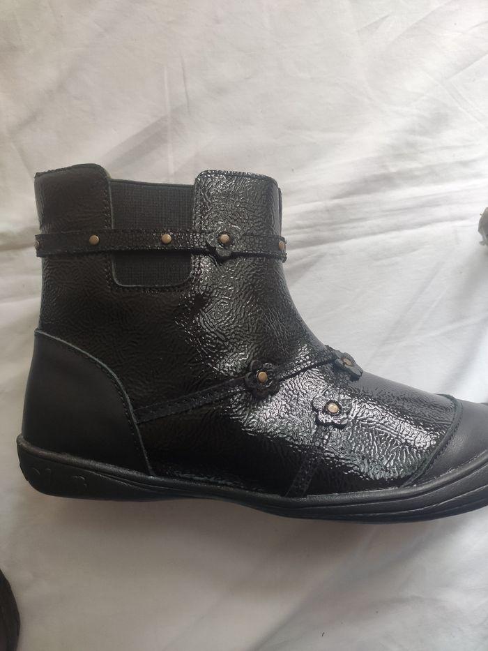 Superbe bottines noires brillantes Verbaudet neuves cuir 32 filles parfait état - photo numéro 9