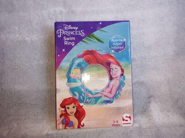 Bouée gonflable princesses Disney Ariel la petite sirène - photo numéro 2