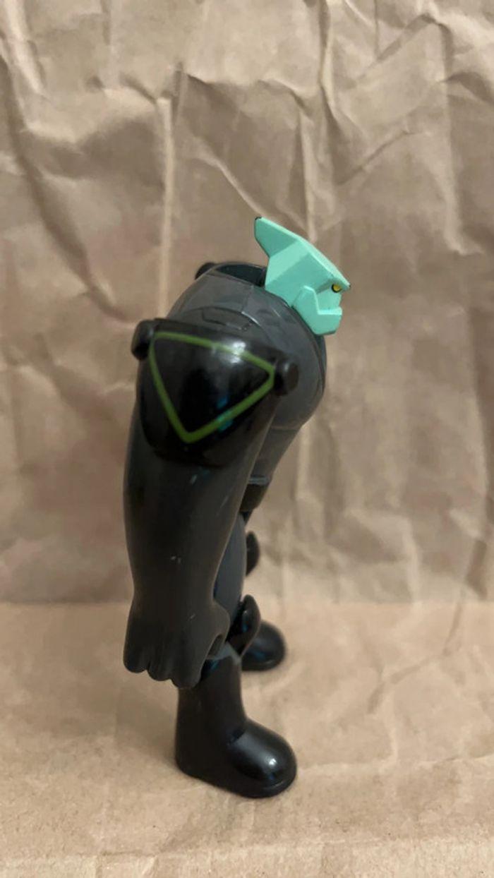 Bandai - 2006 Ben 10 figurine Tetrax 10cm - photo numéro 10