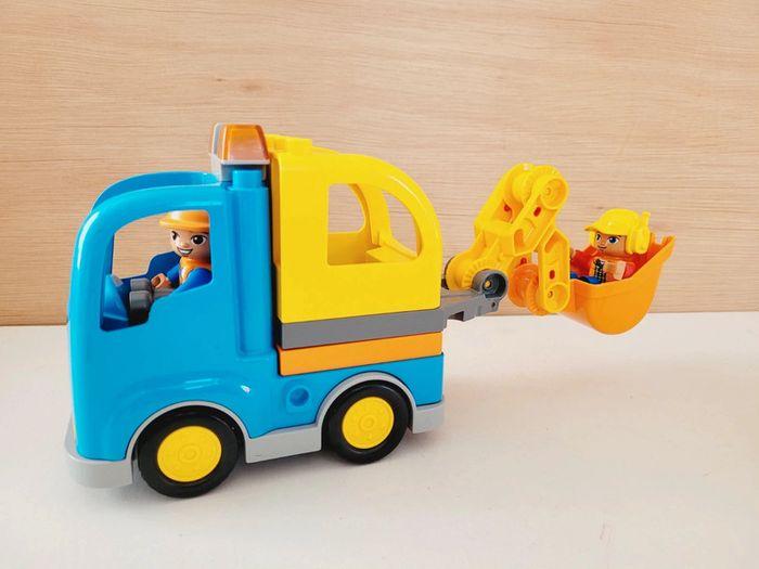 Lego duplo Le camion et la pelleteuse

10812 - photo numéro 4