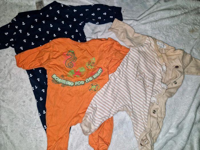 Lot 3 pyjamas