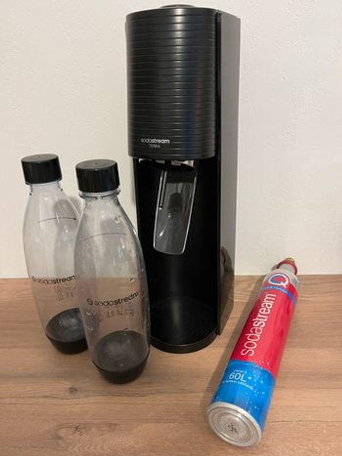 Sodastream terra + 2 recharges de gaz + 2 bouteilles - photo numéro 1