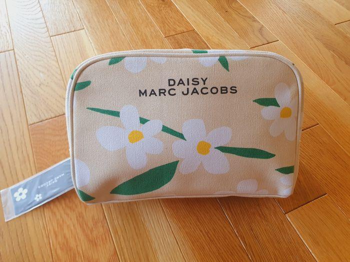 Trousse De Toilette "MARC JACOBS" en Toile Jaune Beige neuve sous blister. - photo numéro 2