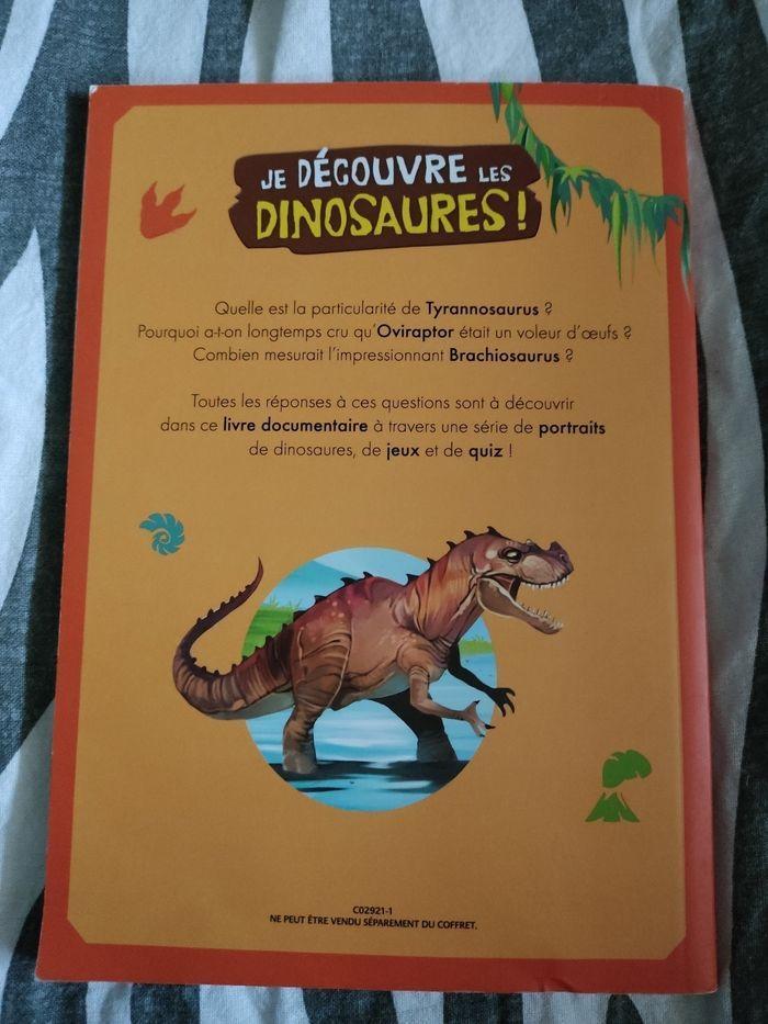 livre "je découvre les dinosaures" - photo numéro 2