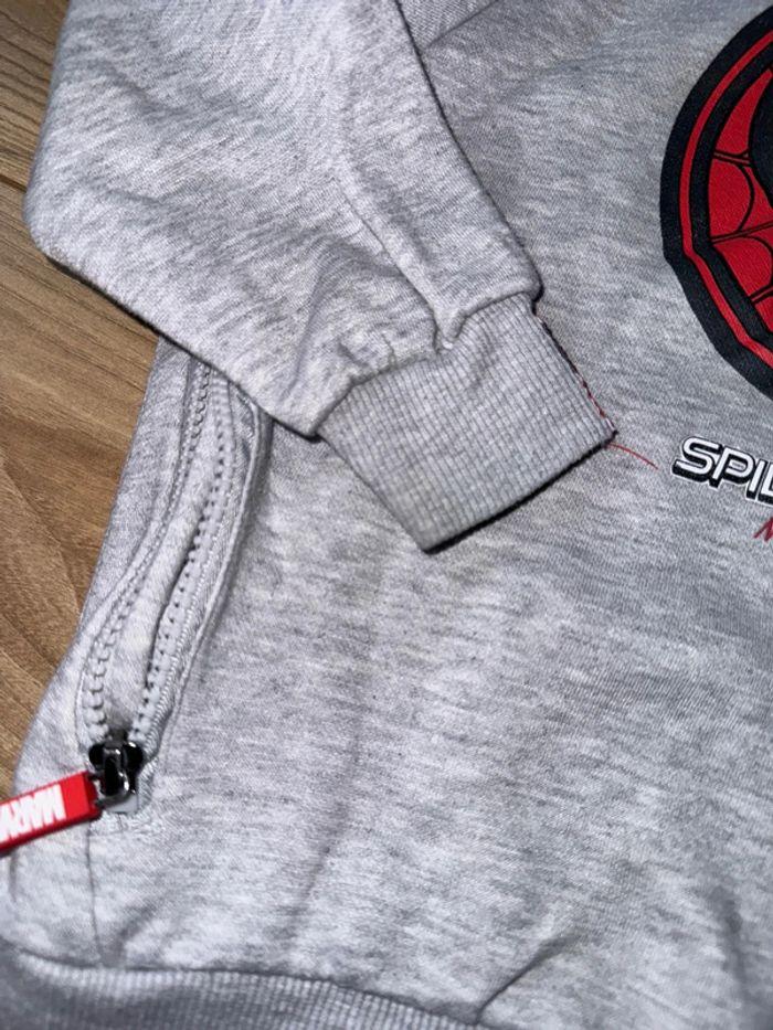 Sweat Marvel, Spiderman, et sous-pull gris 5/six ans - photo numéro 4