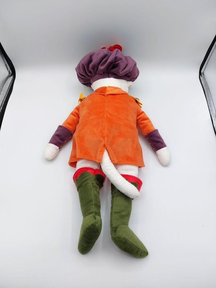 Peluche doudou chat botté blanc IKEA orange chapeau violet 50 cm TTBE - photo numéro 2