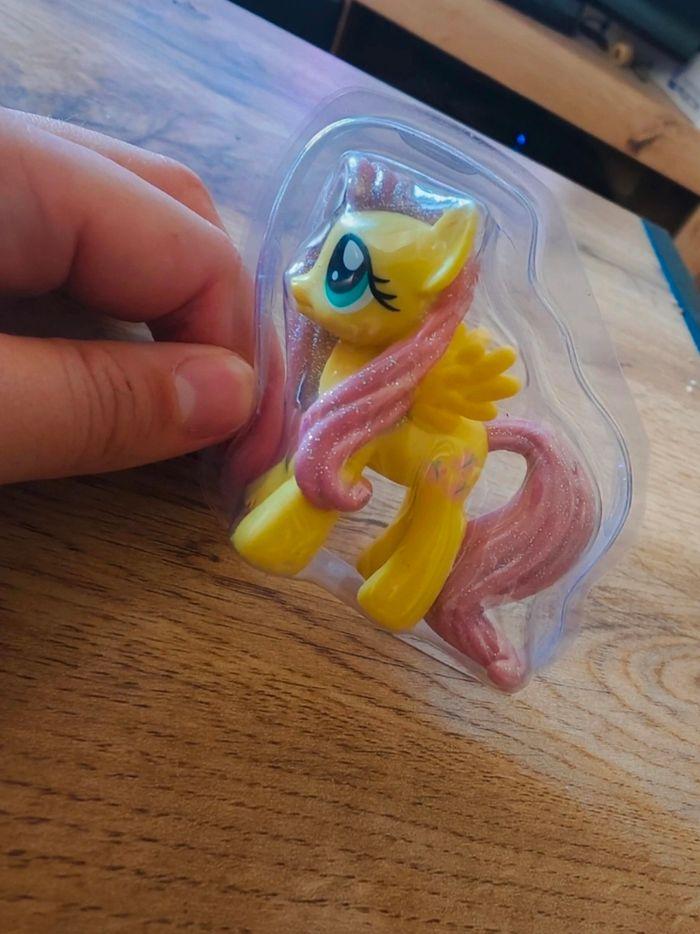 Figurine My little Pony (Fluttershy), cheveux brillants, neuve - photo numéro 1