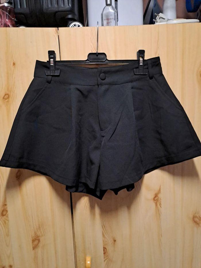 Short tailleur taille L - photo numéro 1