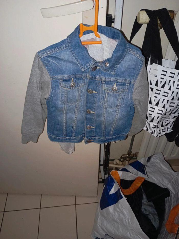 Petite veste en jean hm 4:5 - photo numéro 1