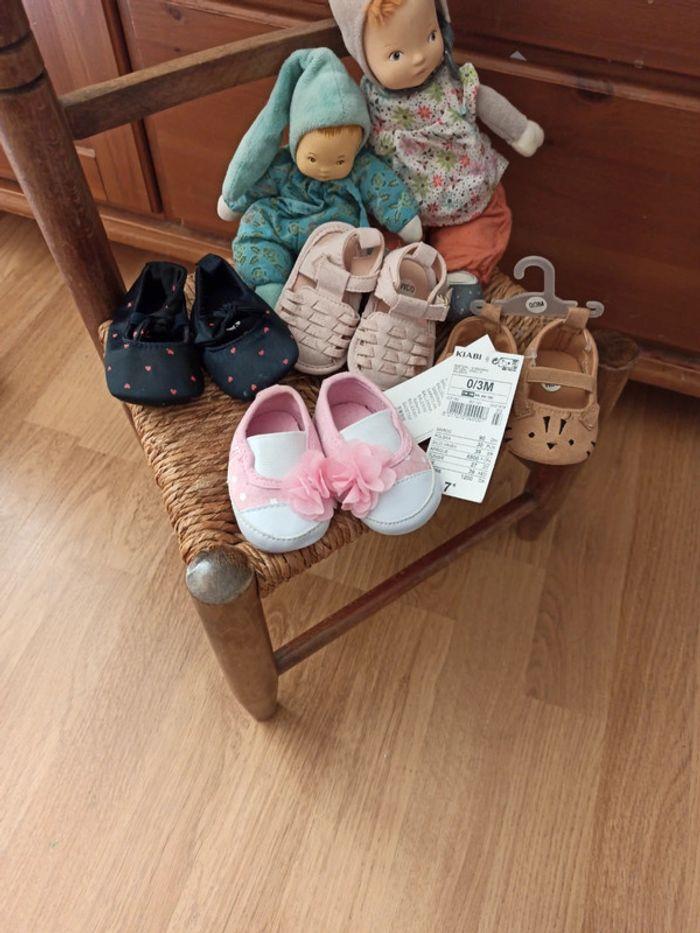 Lot chaussures bébé fille tbe - photo numéro 1