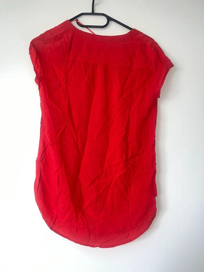 T-shirt rouge - photo numéro 2