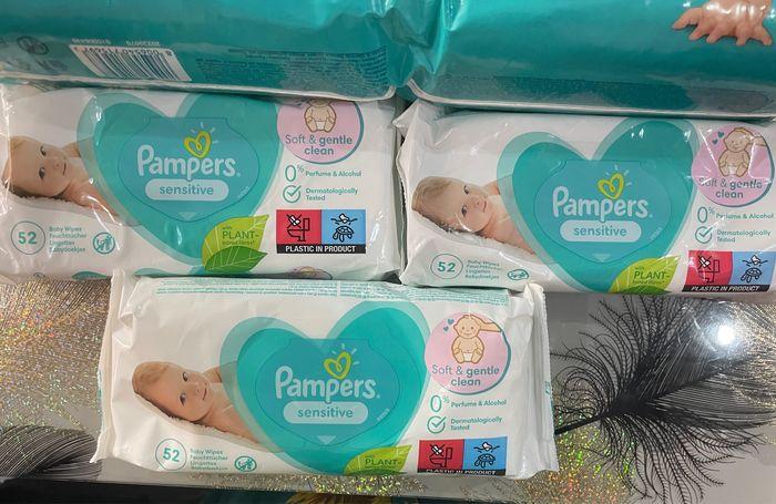 Lots de 52 couches et 3 paquets de 52 lingettes Pampers - photo numéro 2