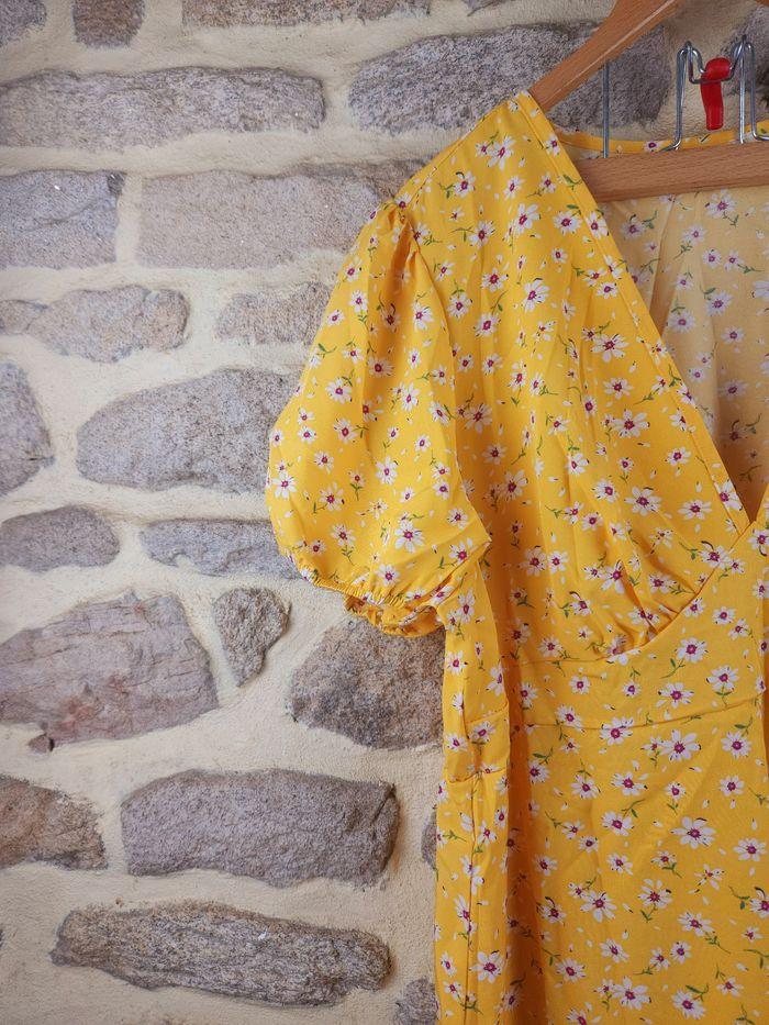 Robe manches bouffantes jaune et multicolore Femme taille 54 marque Boohoo 🍬 - photo numéro 2