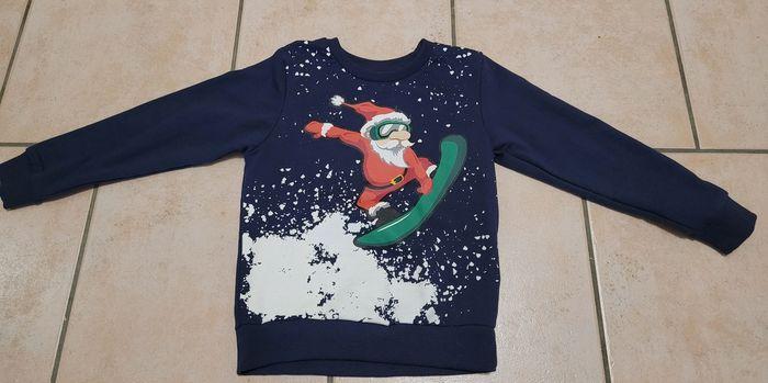 Sweat  de noel taille 5/6 ans - photo numéro 1