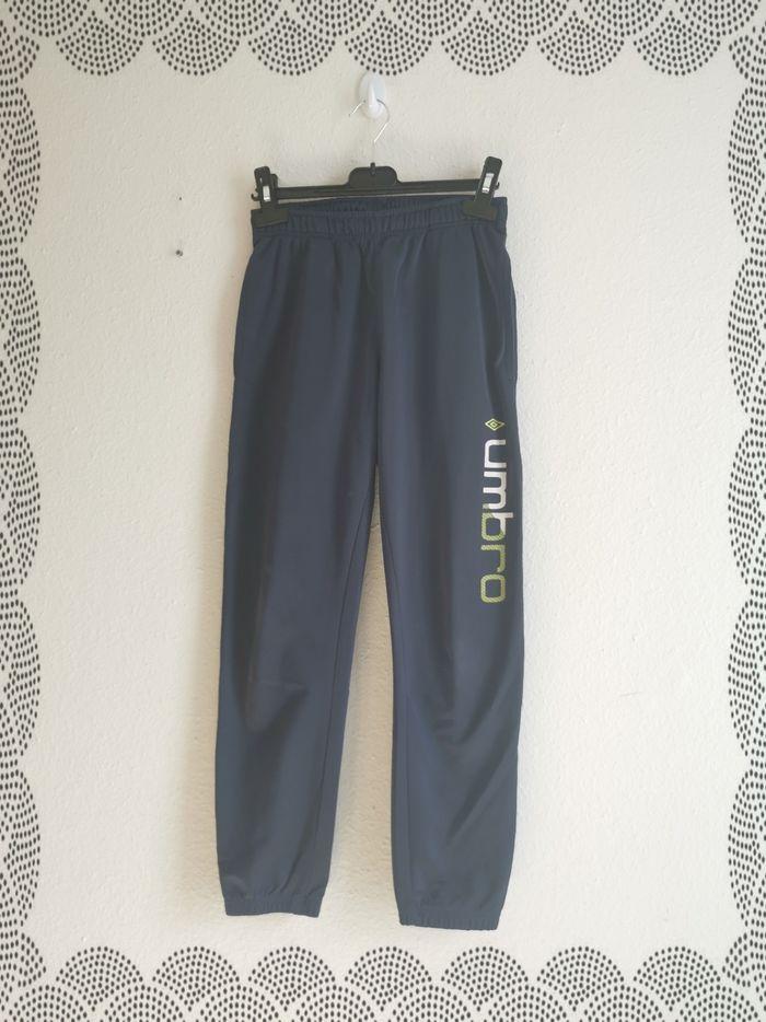 Pantalon Umbro 11/12 ans - photo numéro 2