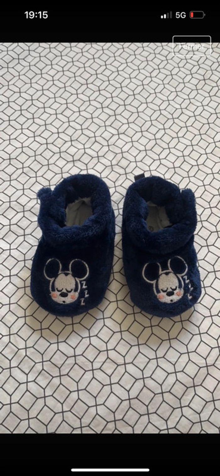 Chaussons bébé Mickey disney neuf