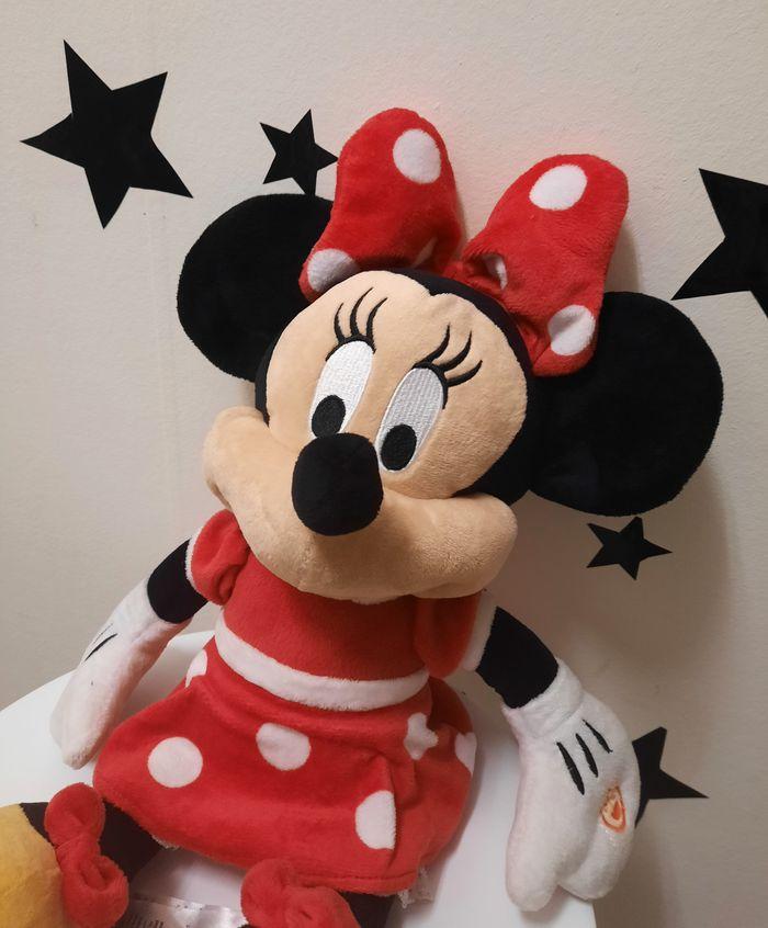 Grande peluche Disney Minnie Mouse aux joues lumineuses - photo numéro 4