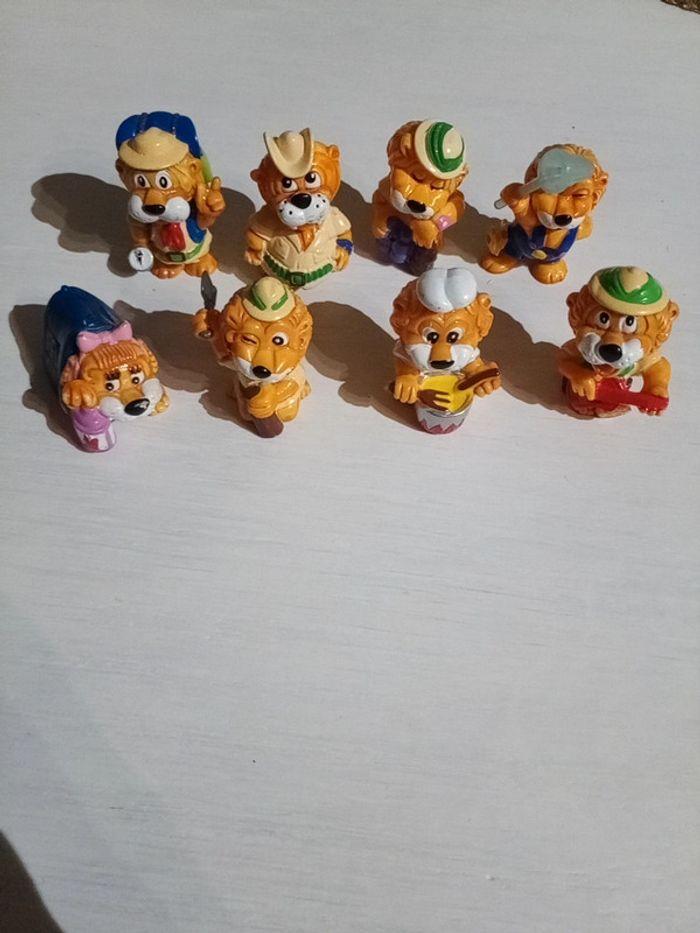 Lot de 8 figurines Kinder Lion