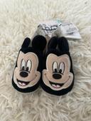 Magnifique chausson Disney taille 3/6 mois neuf