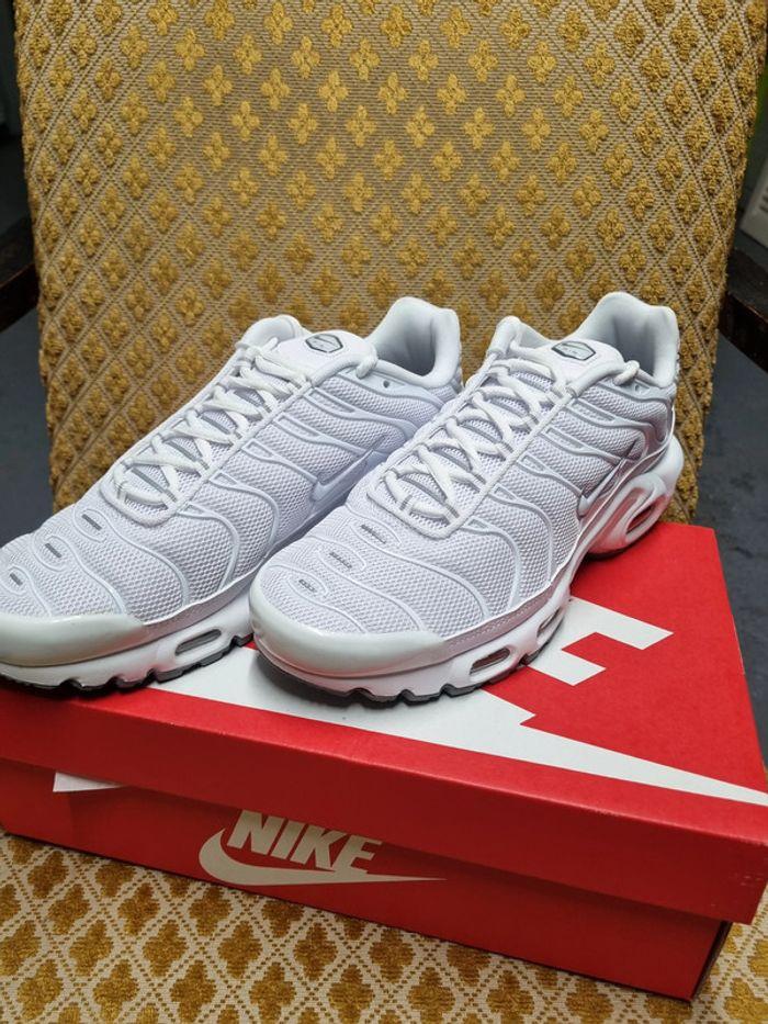 Nike Air Max Plus Triple White - photo numéro 2