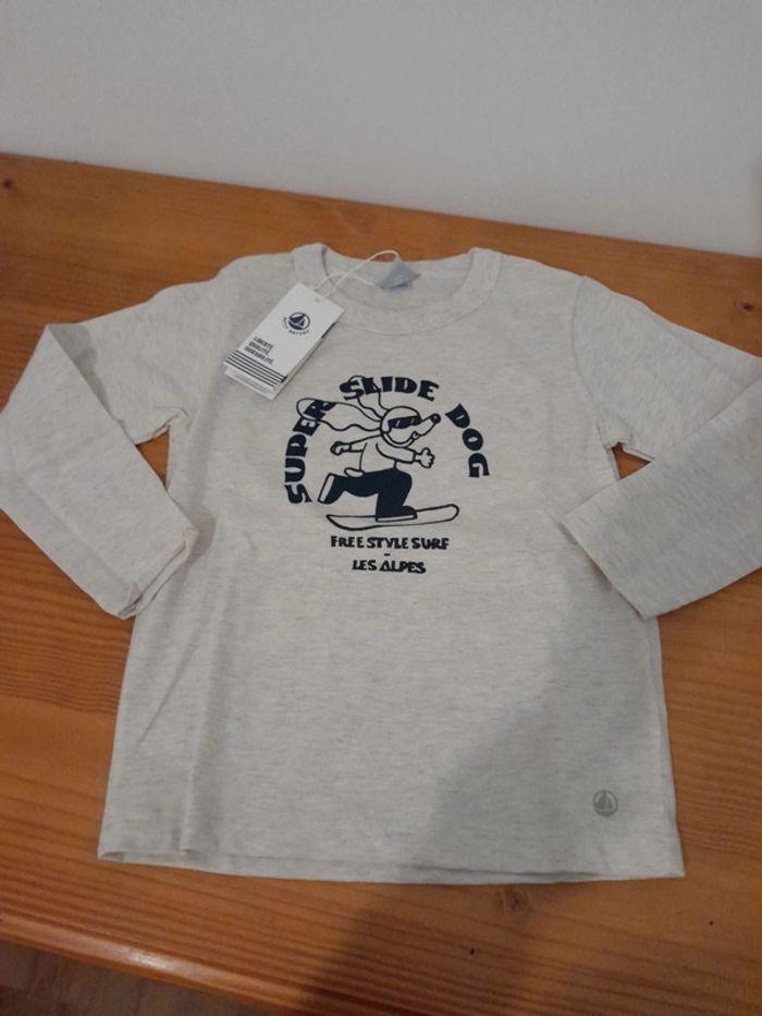 tee shirt manches longues neuf 5 ans Petit Bateau - photo numéro 1