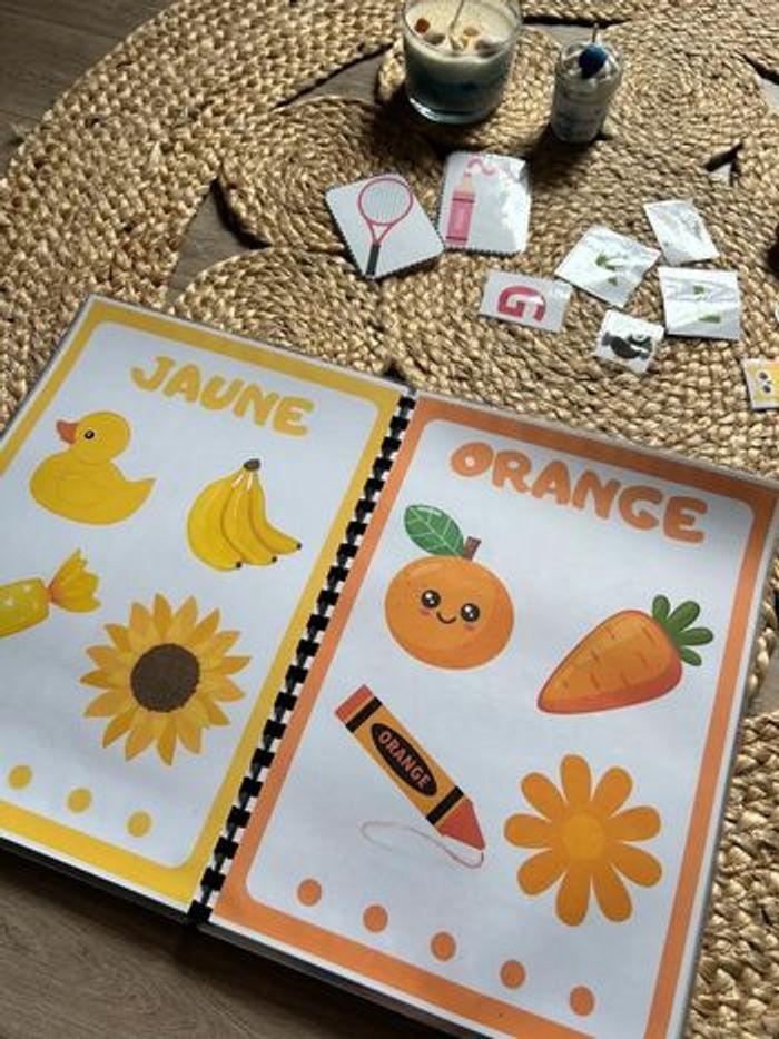 Livret d’activités des couleurs Montessori avec pièces à scratch - photo numéro 2