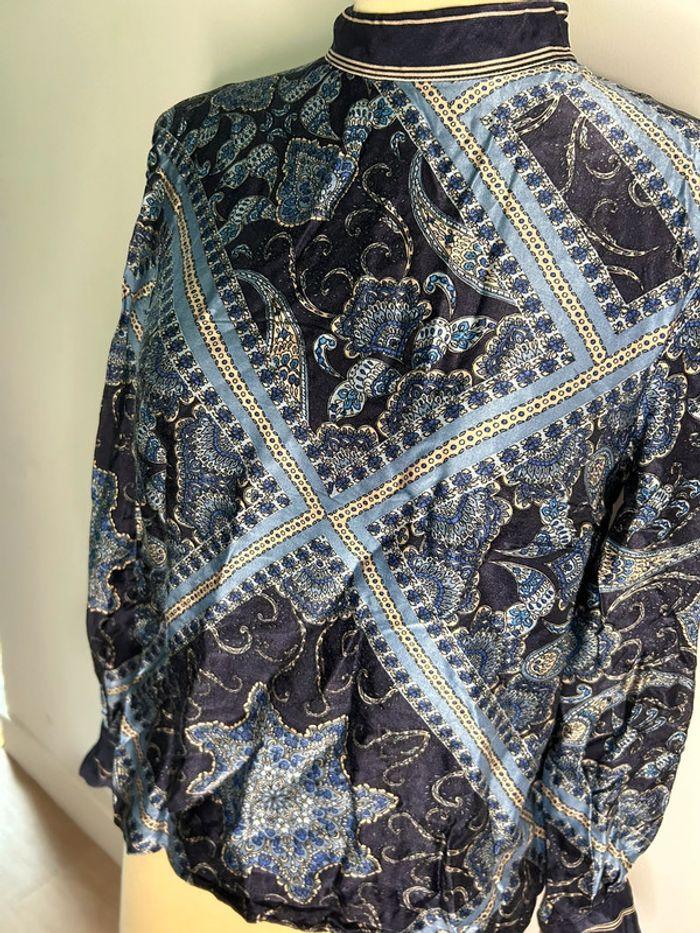 Blouse à motifs bleue marine manches longues ras le cou - photo numéro 3