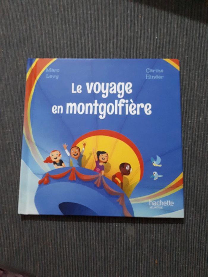 Livre Le voyage en montgolfière - photo numéro 1