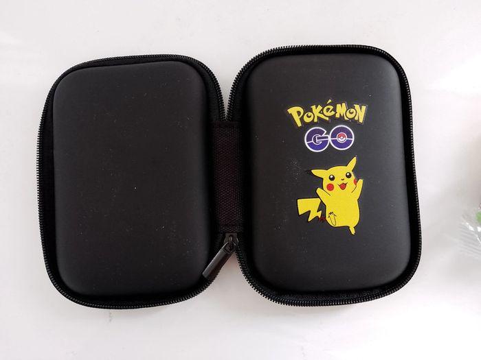 Lot pochette + 24 figurines Pokémon Pikachu - photo numéro 2