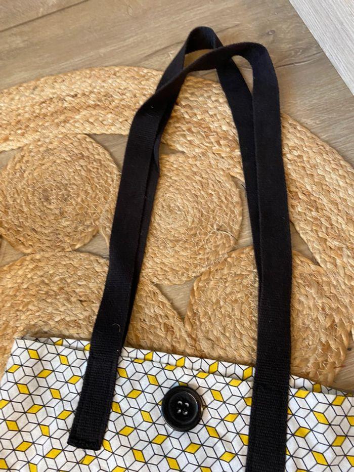 Sac tote bag motif géométrique blanc, noir, jaune - photo numéro 3