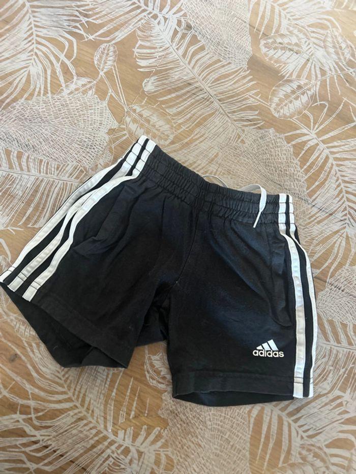 Short adidas - photo numéro 1