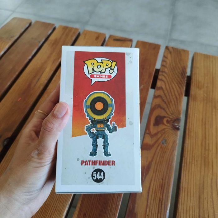 Funko Pop ! Jeux : Apex Legends - Pathfinder (Pink Sweet 16 Special Edition) #544 - photo numéro 8