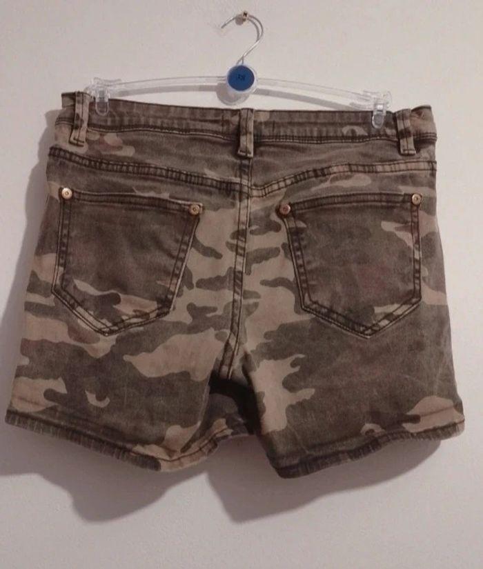 Short militaire taille 36 - photo numéro 2