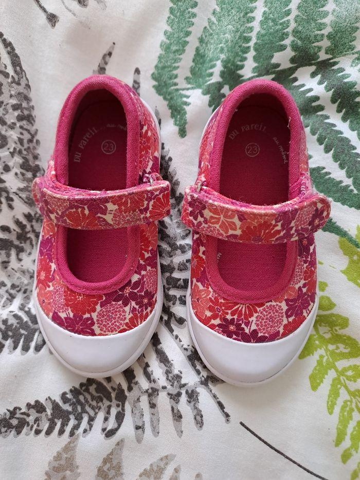 Chaussure de printemps bébé rouge fleuries - photo numéro 1