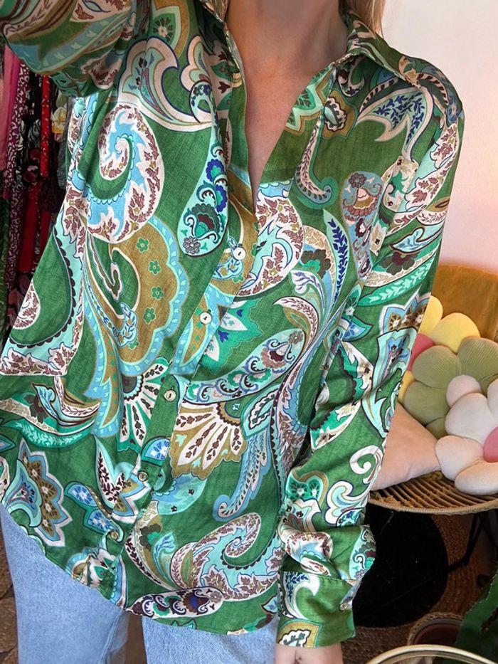 Chemise Zara effet satinée fluide verte à motifs cachemire taille XS oversize neuve - photo numéro 5