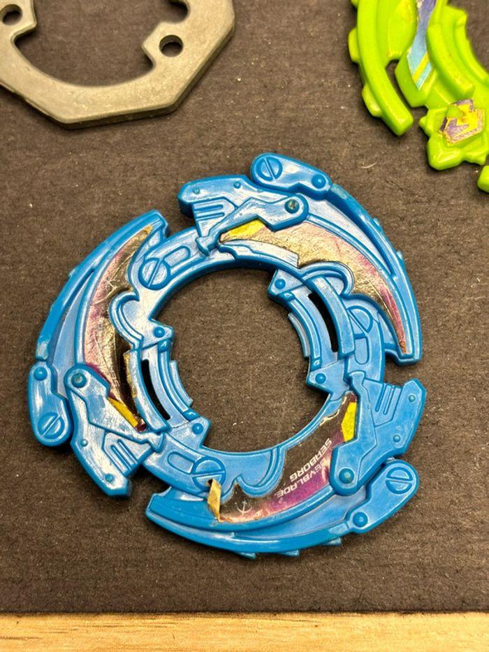 Lot accessoires pour toupies Beyblade vintage Hasbro - photo numéro 2