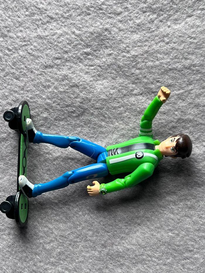 Bandai Ben 10 2008 Rare figurine Ben Tennyson skateboard veste verte - photo numéro 11