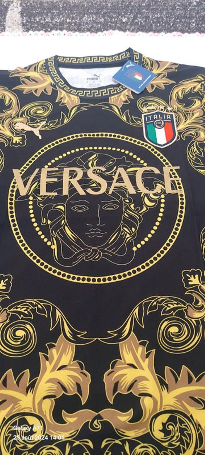 🔥🔥 Maillot Italie Concept avant match Versace noir et or  taille M 🔥🔥 - photo numéro 7