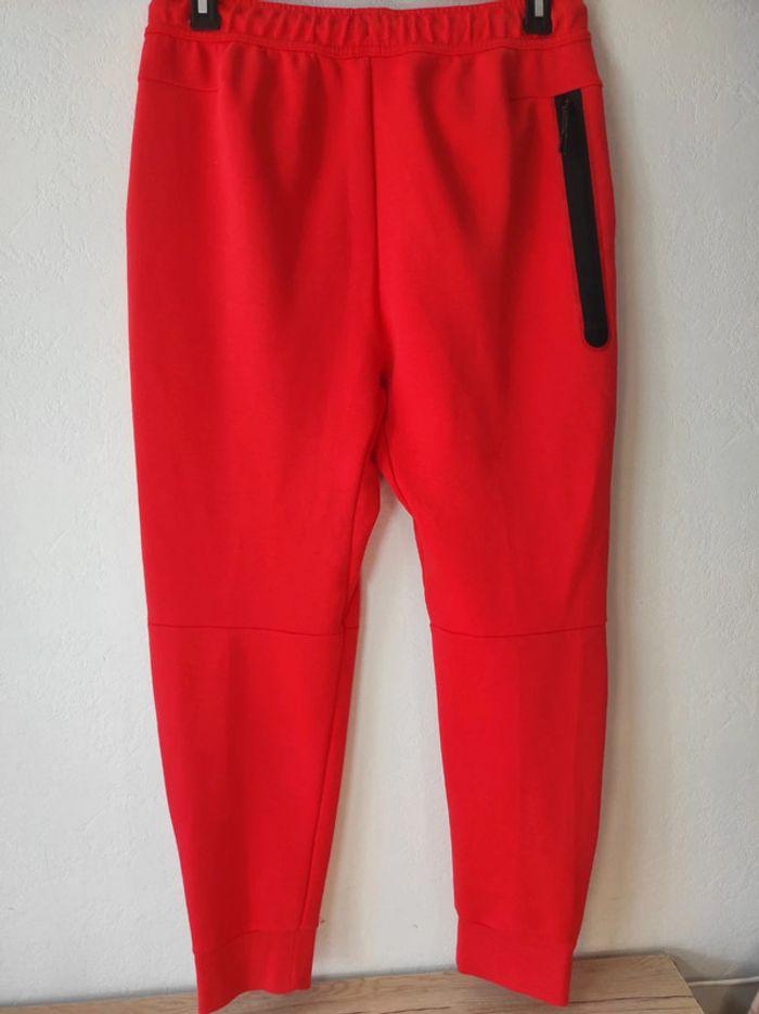 Jogging Nike tech fleece rouge taille L parfait état portée deux fois - photo numéro 3