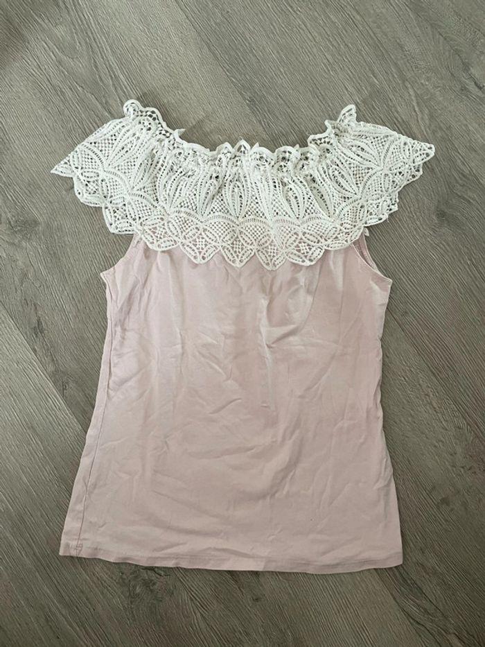 T-shirt a manche courte rose clair à dentelle blanc col élastique taille 36 - photo numéro 3