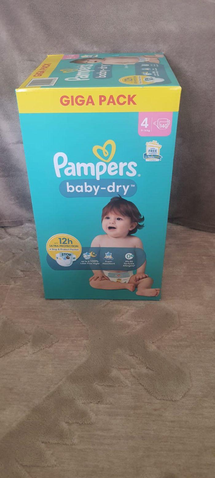 Giga pack couche Pampers taille 4