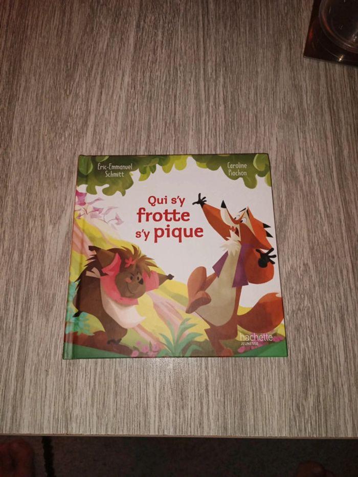 Livre qui s'y frotte s'y pique - photo numéro 1