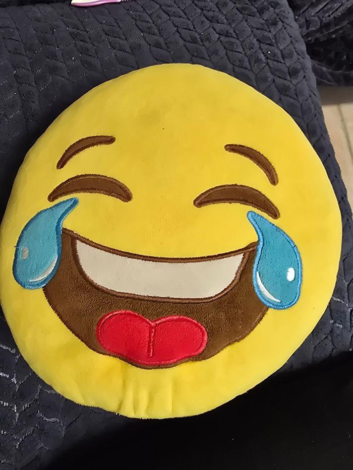 Coussin smiley - photo numéro 1