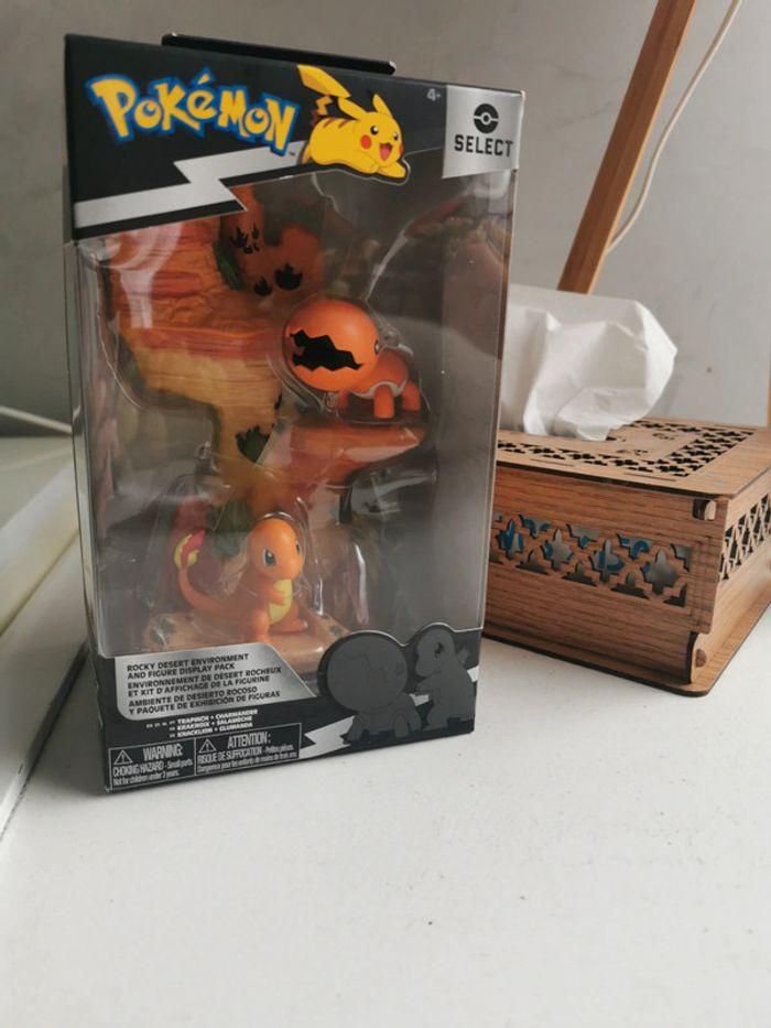 Pokémon figurine Salamèche + kraknoix - photo numéro 1