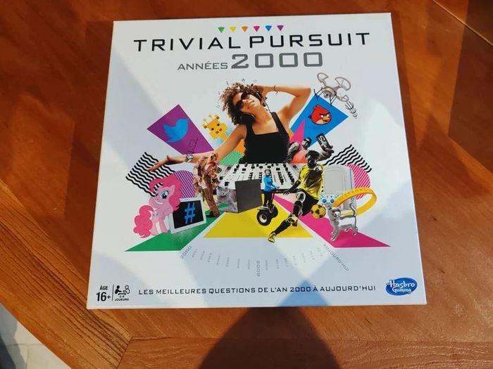 Jeu neuf Trivial Pursuit 2000 - photo numéro 1