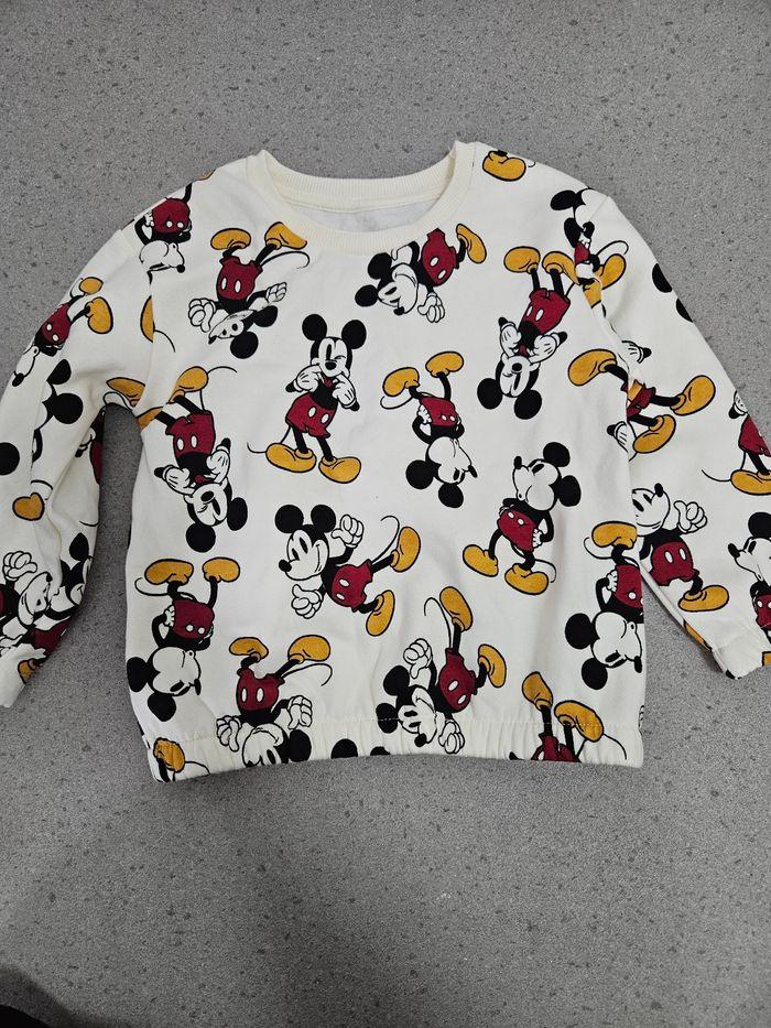 Pull mickey taille 24-36 - photo numéro 1