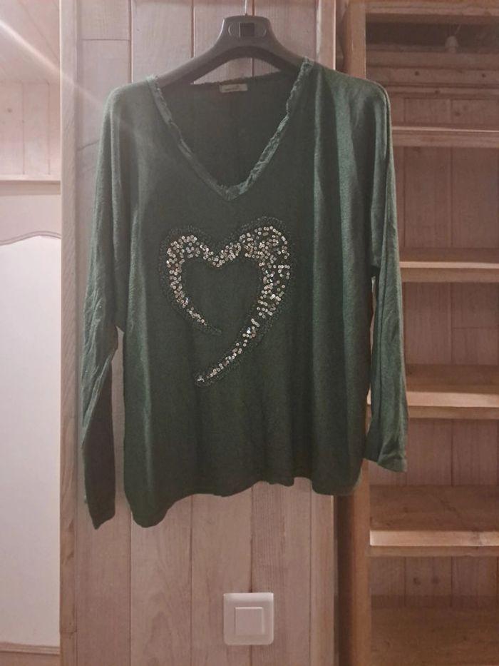 Petit pull fin avec coeur en sequin - photo numéro 2